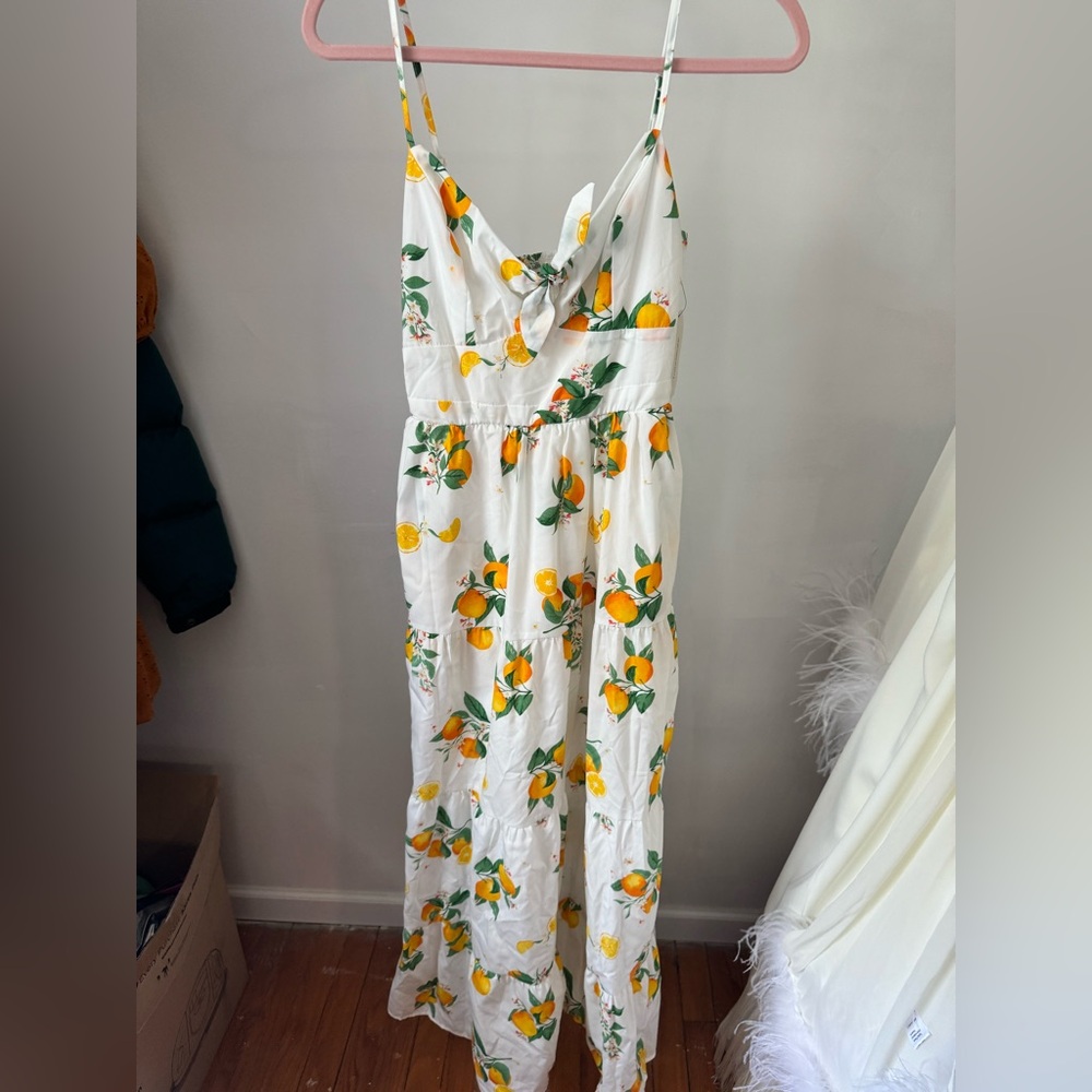 Francesca’s lemon dress